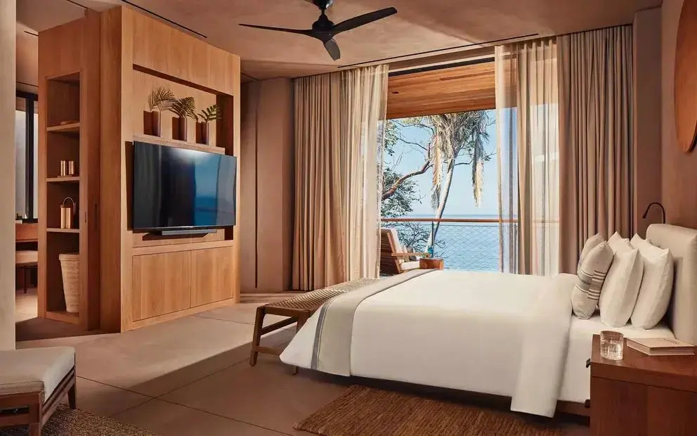 No. 01 8 Bedrooms Private Home