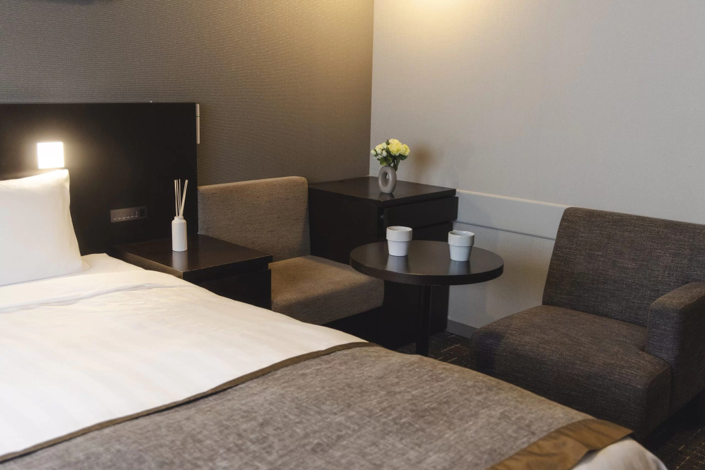 Deluxe Double room (full double bed)