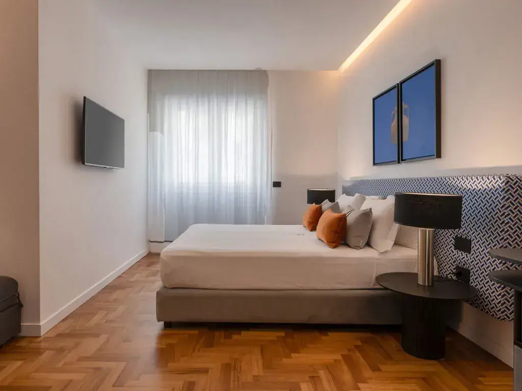 With window Triple room