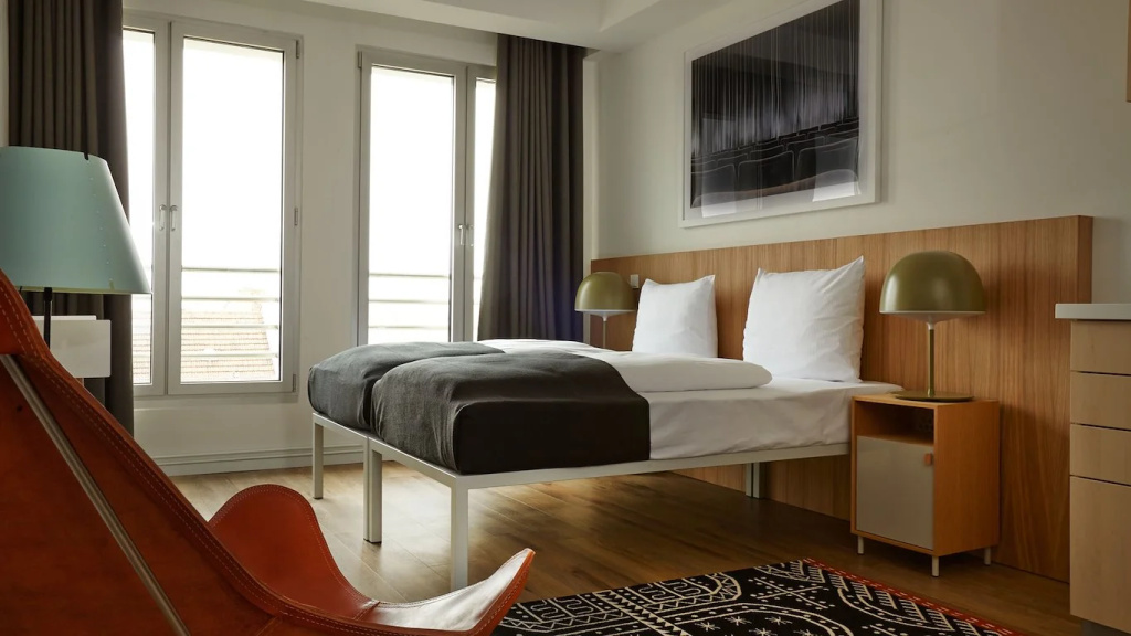 Double Junior Suite (full double bed)