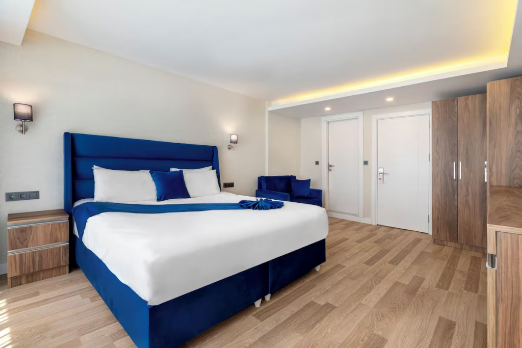 Deluxe Double room with Terrace (full double bed)