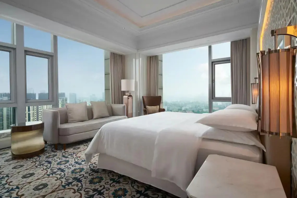 Larger Club Double Suite full double bed
