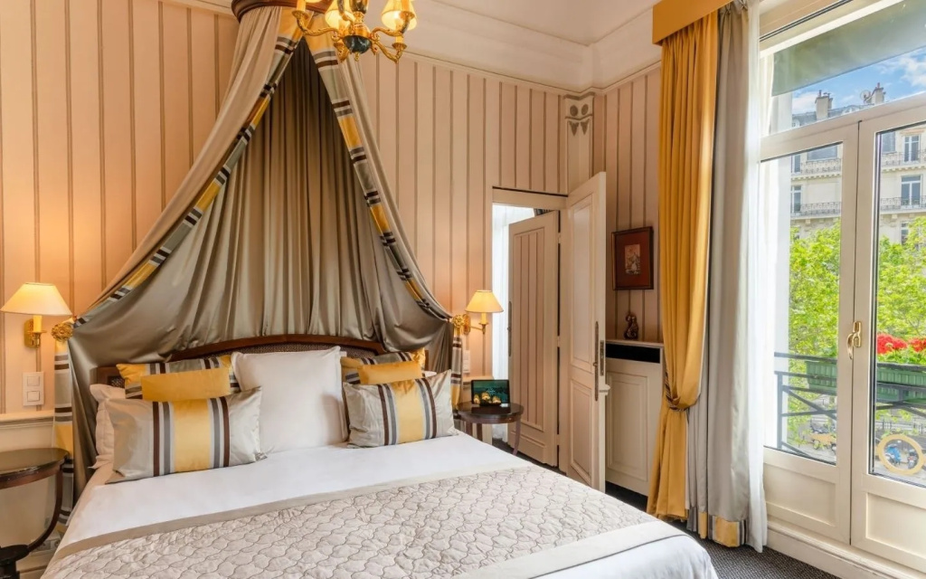 Napoleon Hotel 36