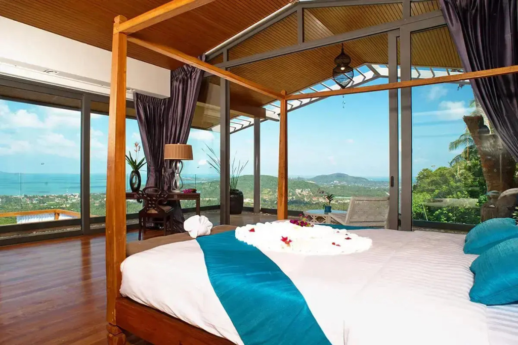 4 Bedrooms Villa with Private Pool