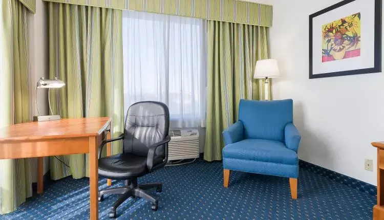 Corner room