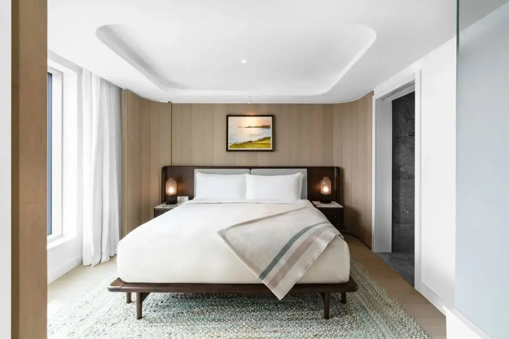 1 Bedroom Premium Double Family Suite with water view (full double bed)