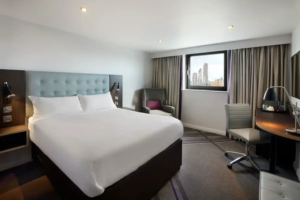 Premier Inn London Canary Wharf - Westferry — фото