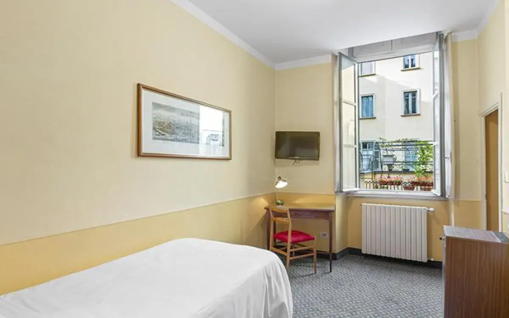 Basic Single room