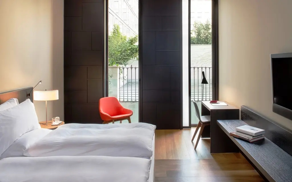 Deluxe Double room (full double bed) (king size bed)