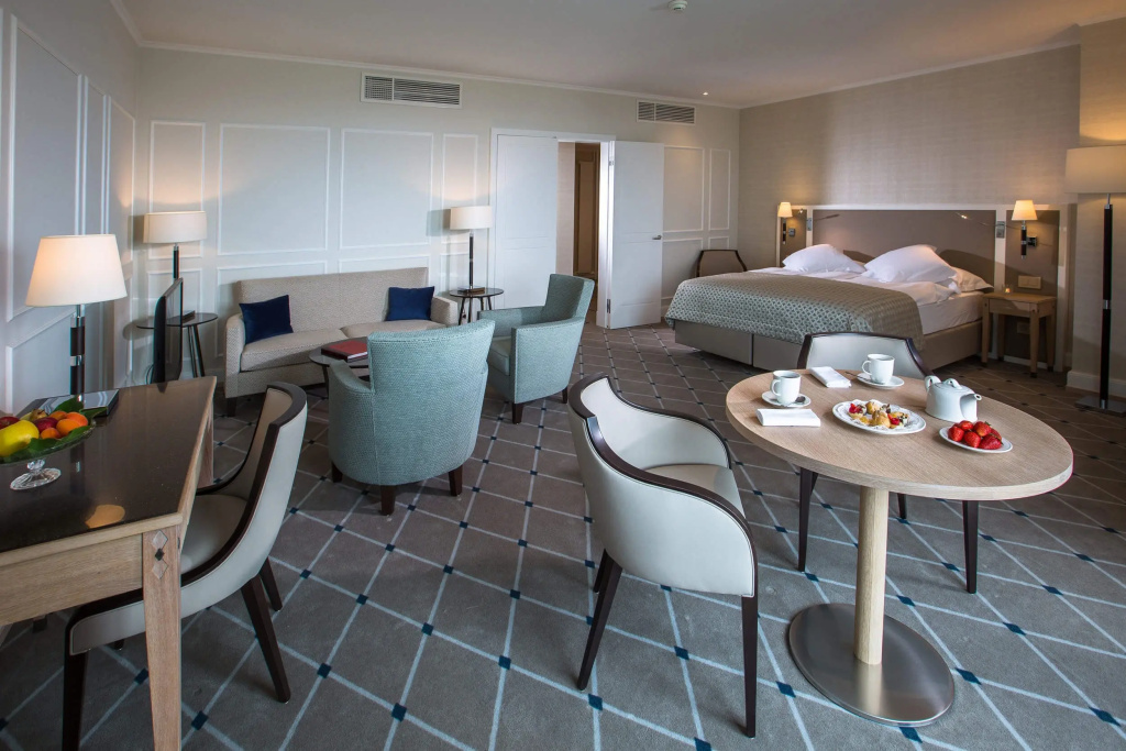 Executive Double Suite (full double bed)