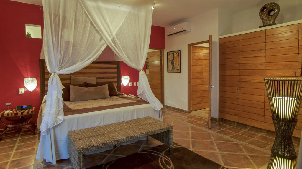 Milagro Double Suite (full double bed)