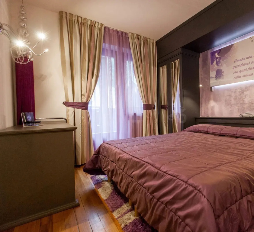 Basic Look Double room (full double bed)