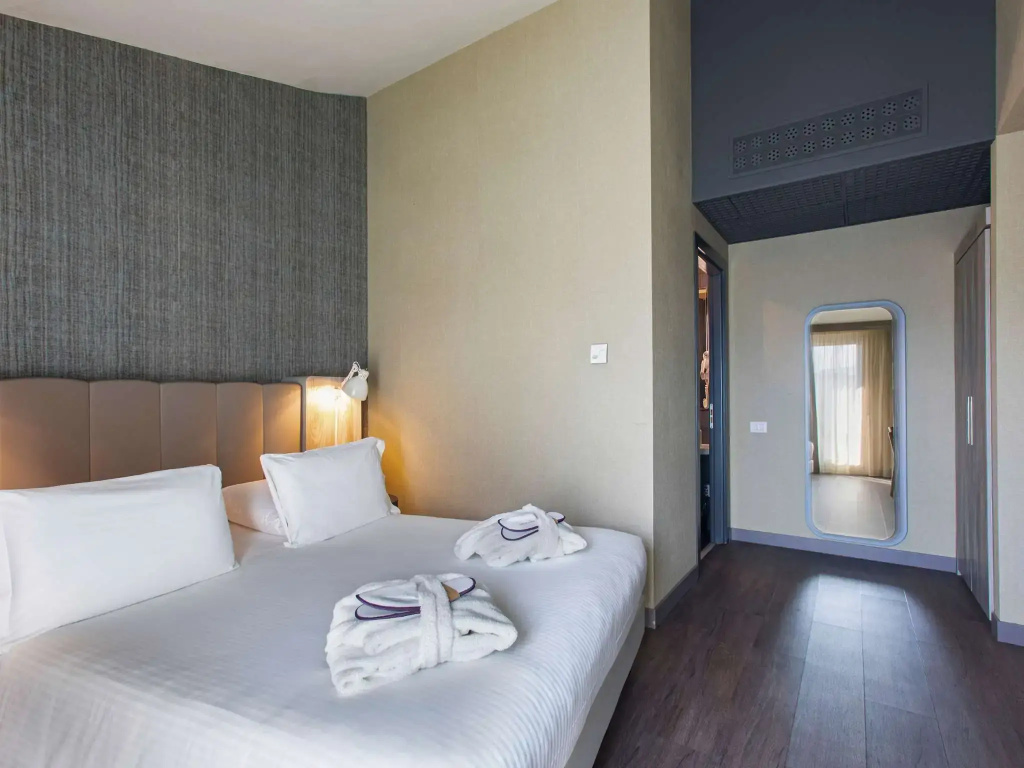 Family and Business Suite