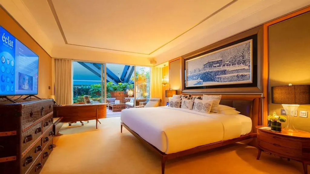 Deluxe Lagoon Double Suite (full double bed)