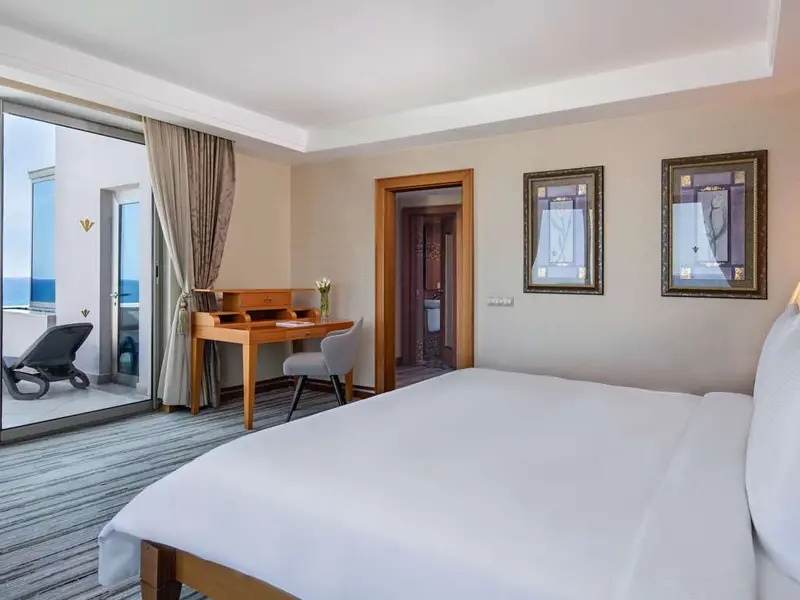 Grand King Suite