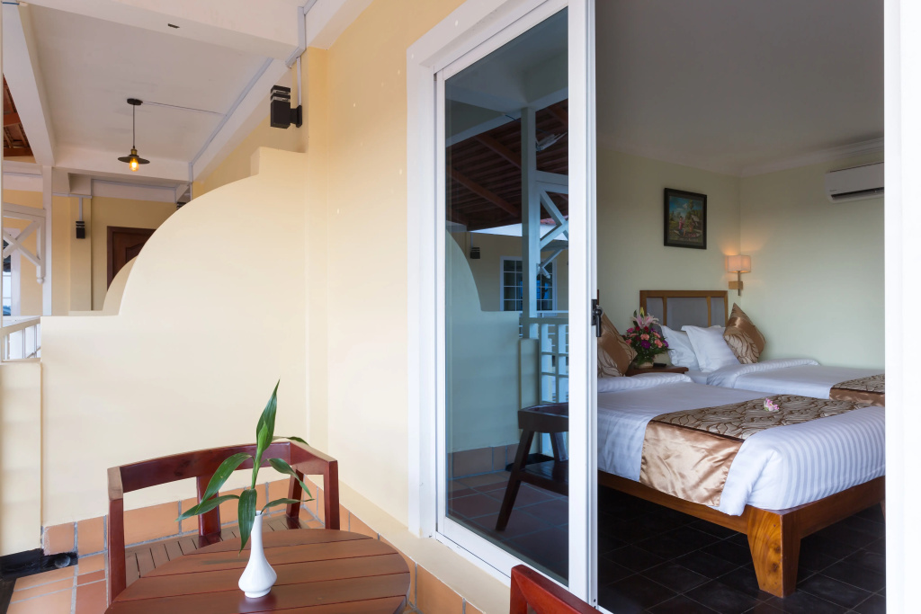 Balcony & Terrace