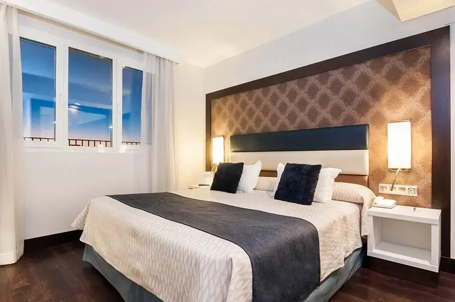 Double Lux (full double bed)