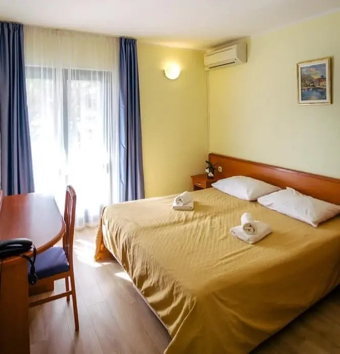 1/1 Standard A Double room (full double bed)