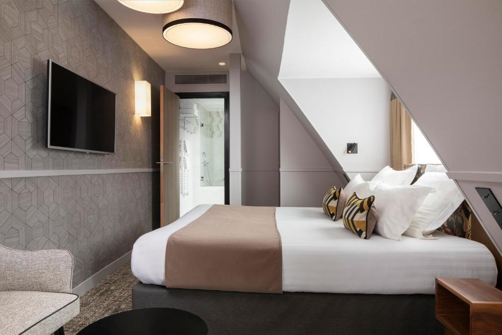 Deluxe Quadruple Suite