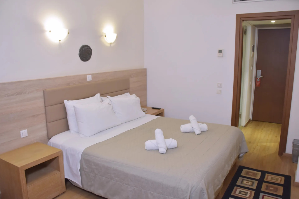 Double room (full double bed)