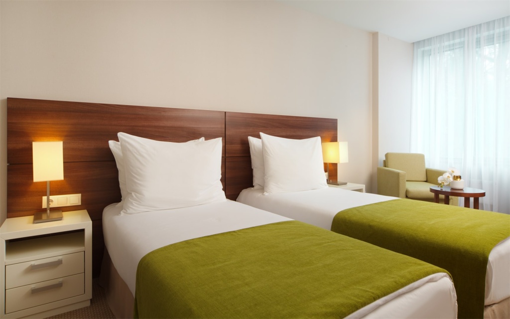 Parklane Hotel Room Type - Standard Double room full double bed