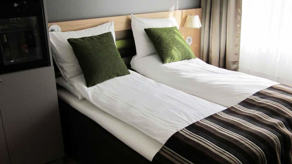 Handicap friendly Double room (full double bed)