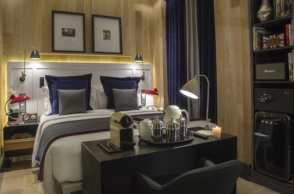 Small with Street View Double room (full double bed)