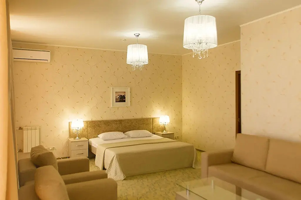 Double Suite (full double bed)