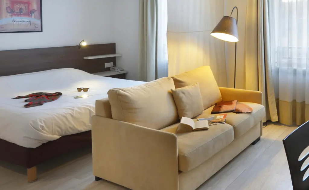 Superior Double Suite (full double bed)