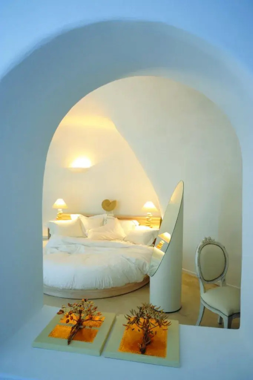 Cream Double Suite (full double bed)
