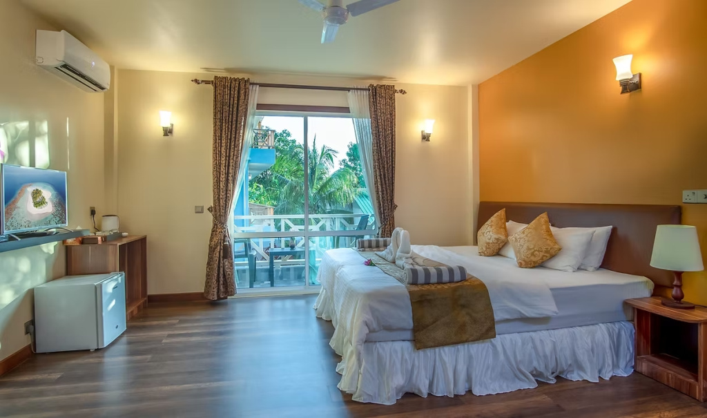 Deluxe Double room (full double bed)