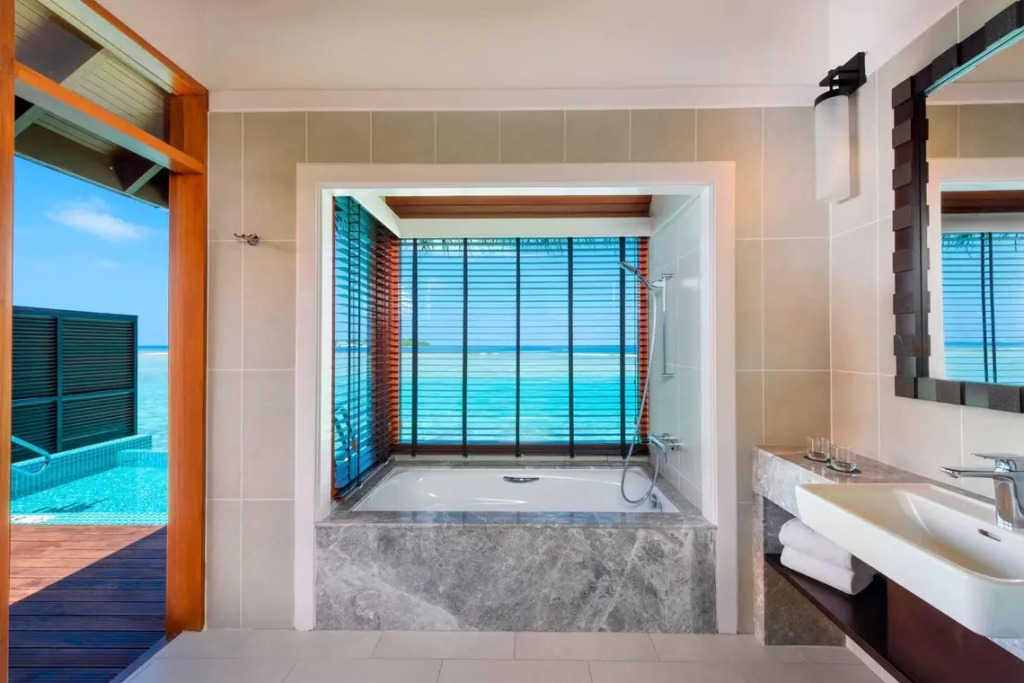 Sheraton Maldives Full Moon Resort & Spa