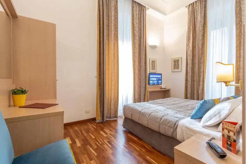 Classic Double room (full double bed)