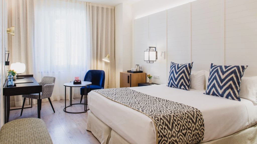Superior Double room (full double bed)