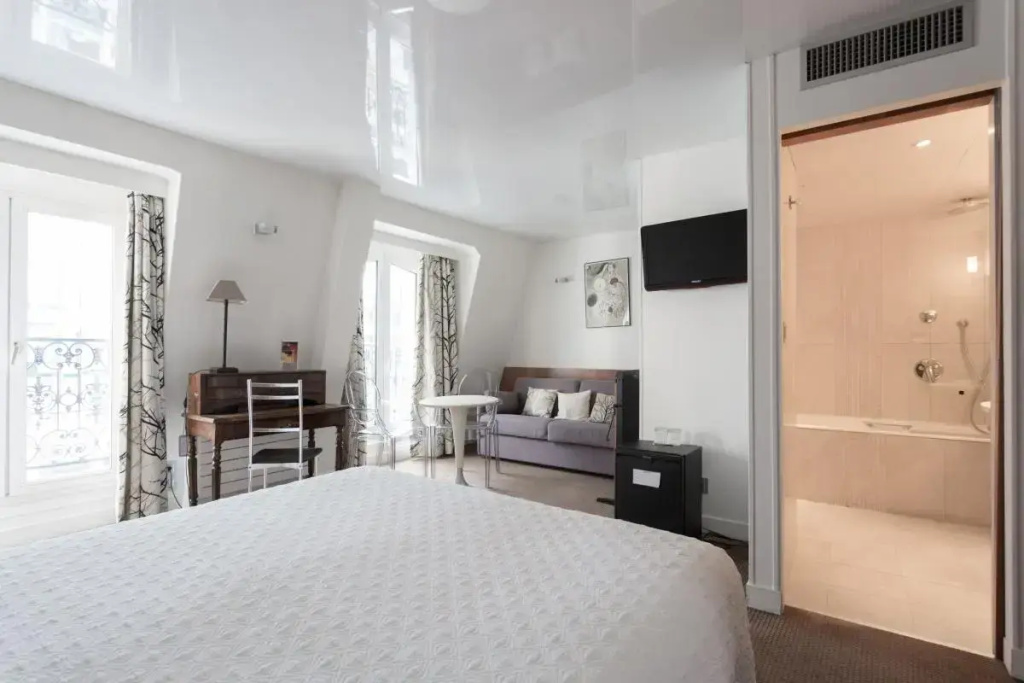 Double Junior Suite (full double bed)