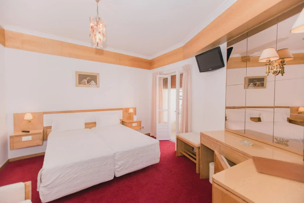Double Junior Suite (full double bed)