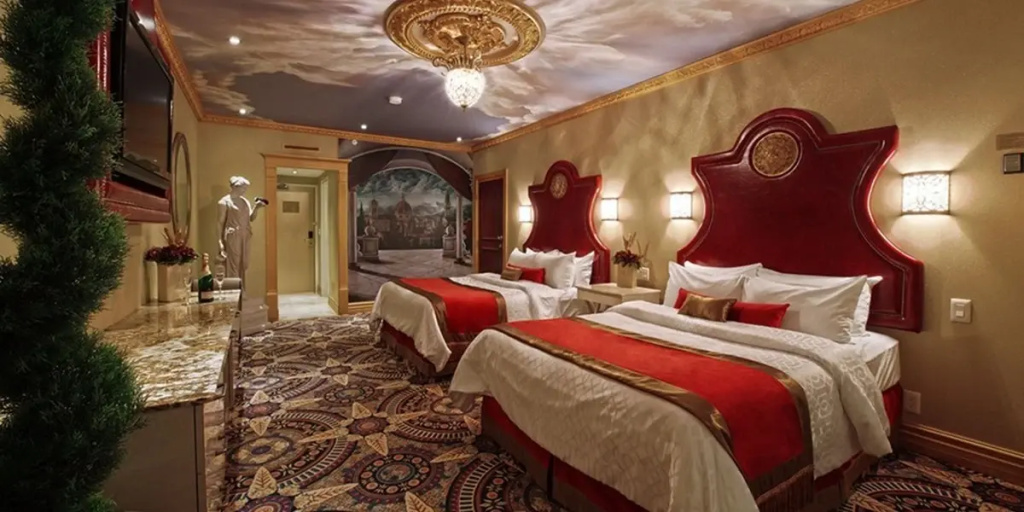 Superior Roman Room