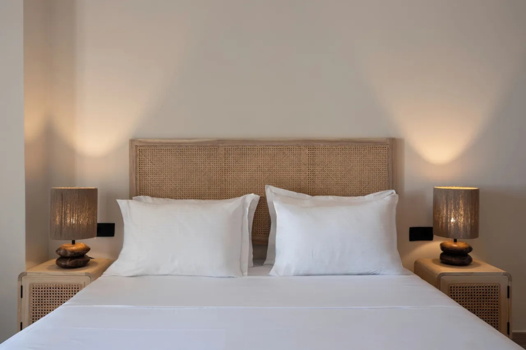 Deluxe Double room with sea view (full double bed)