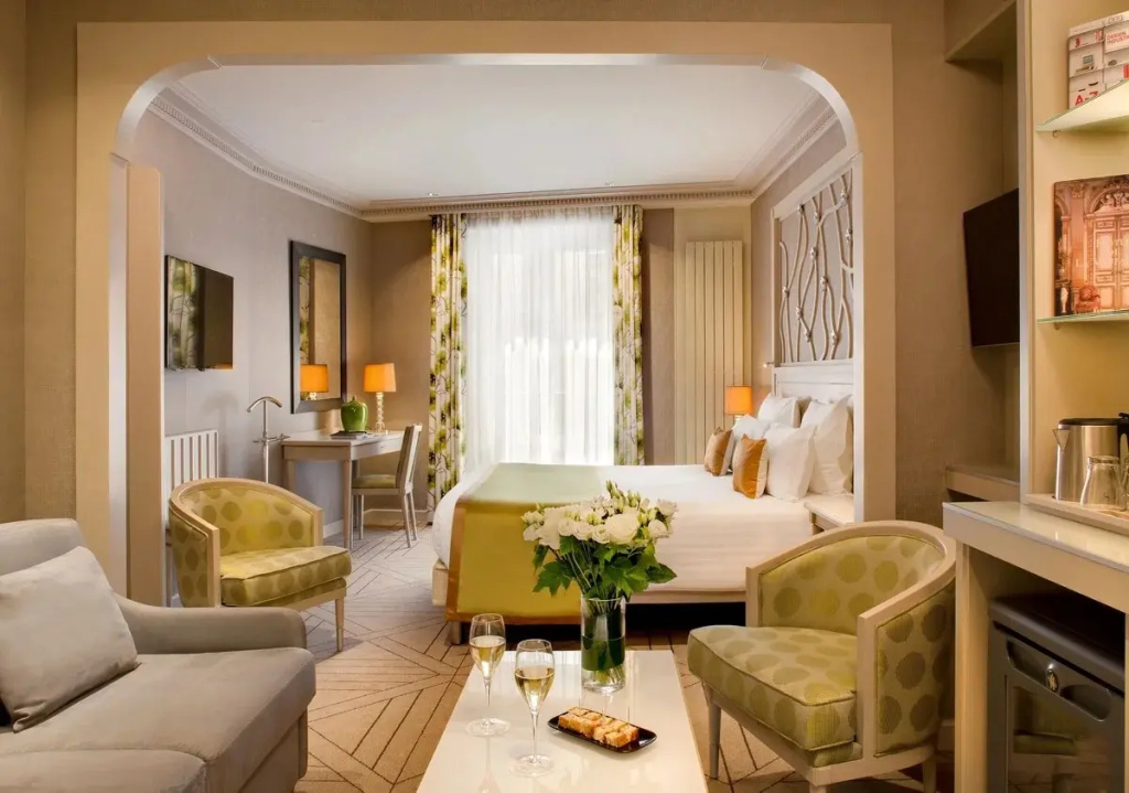 Deluxe Double room (full double bed)