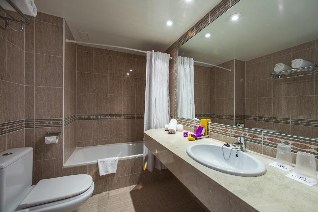 FERGUS Style Cala Blanca Suites - Chambres