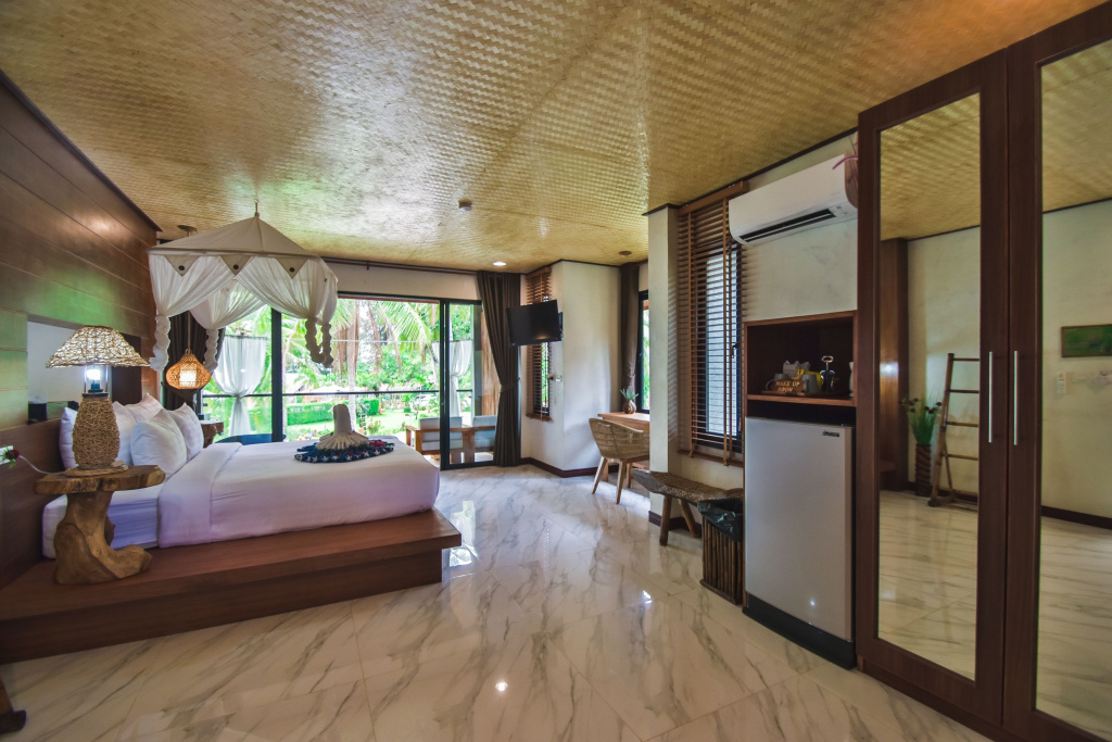 Deluxe Seaside Double Pavilion Room (twin beds)