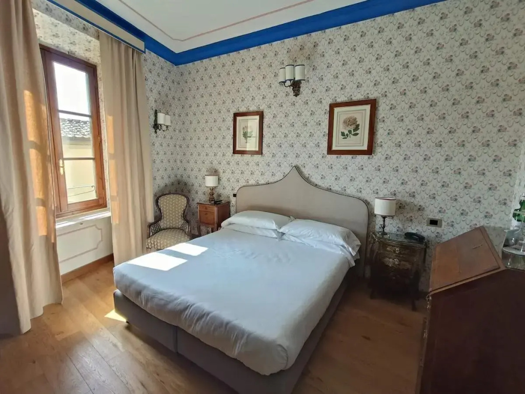 Ponte Vecchio View Double room (full double bed)