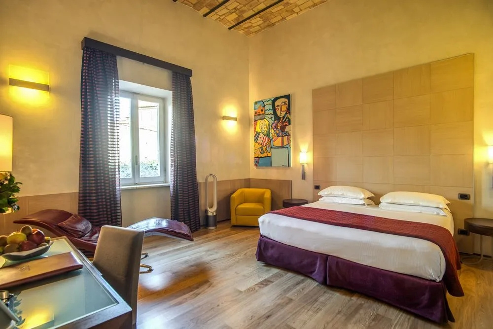 Deluxe Double room (full double bed)