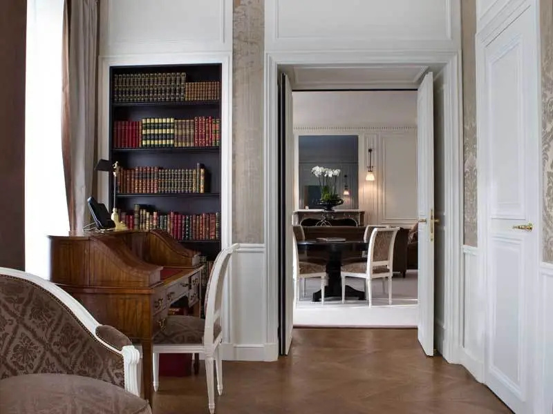 La Reserve Paris Hotel and Spa 75