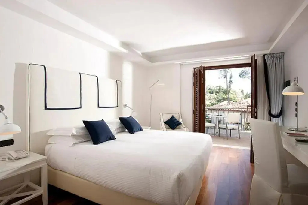 Premium Double room (full double bed)
