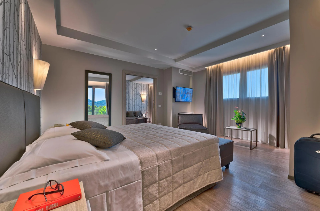 Double Suite (full double bed)
