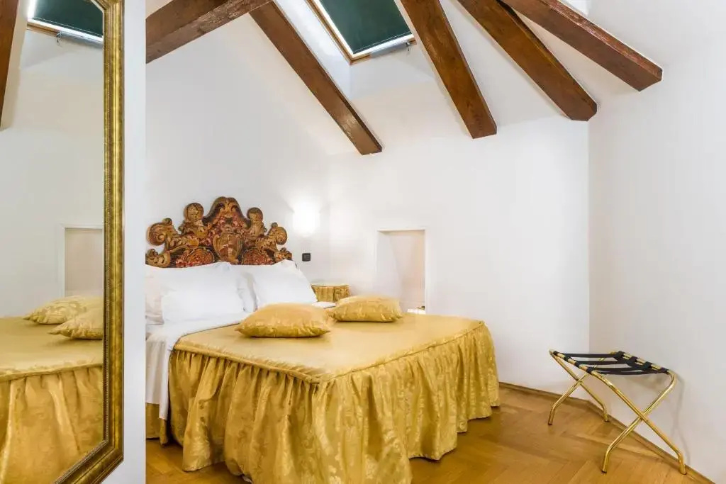 Double Duplex Suite (full double bed)