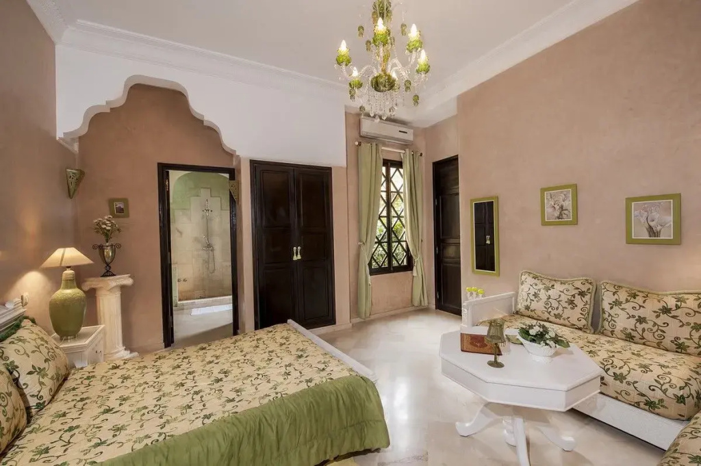 Lagoon Double Night Suite (full double bed)