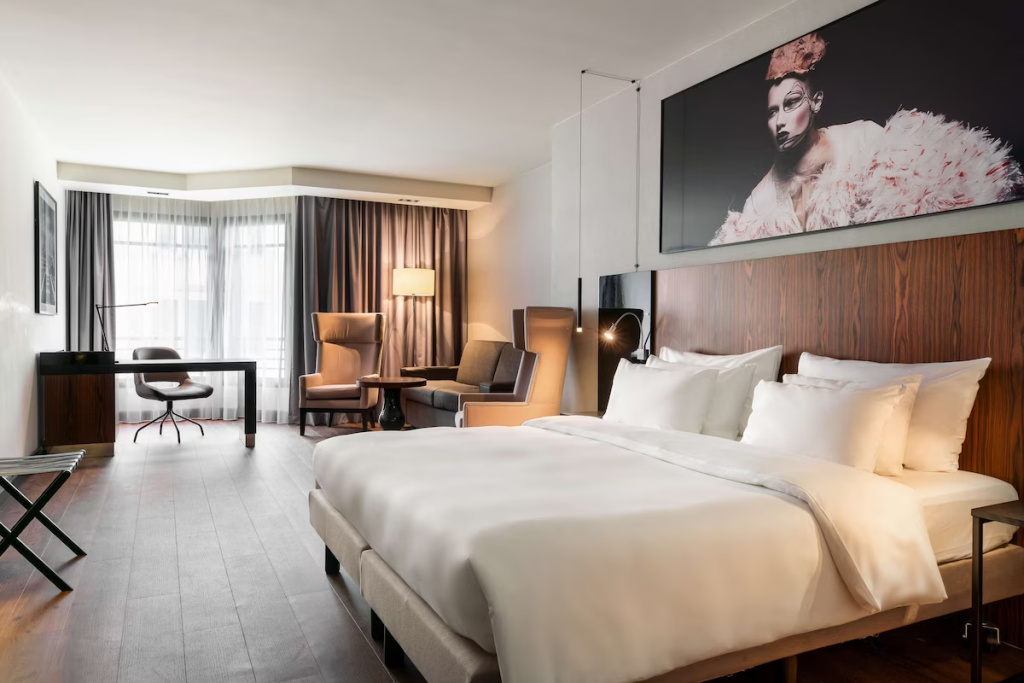 Double Junior Suite (full double bed)