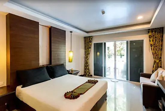 Deluxe Pool Access Double room (full double bed)